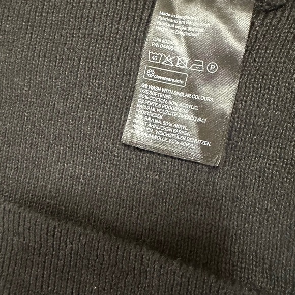 NWT- H&M Women’s Black oversize sleeveless Sweater Vest- Size M/L - Picture 4 of 7